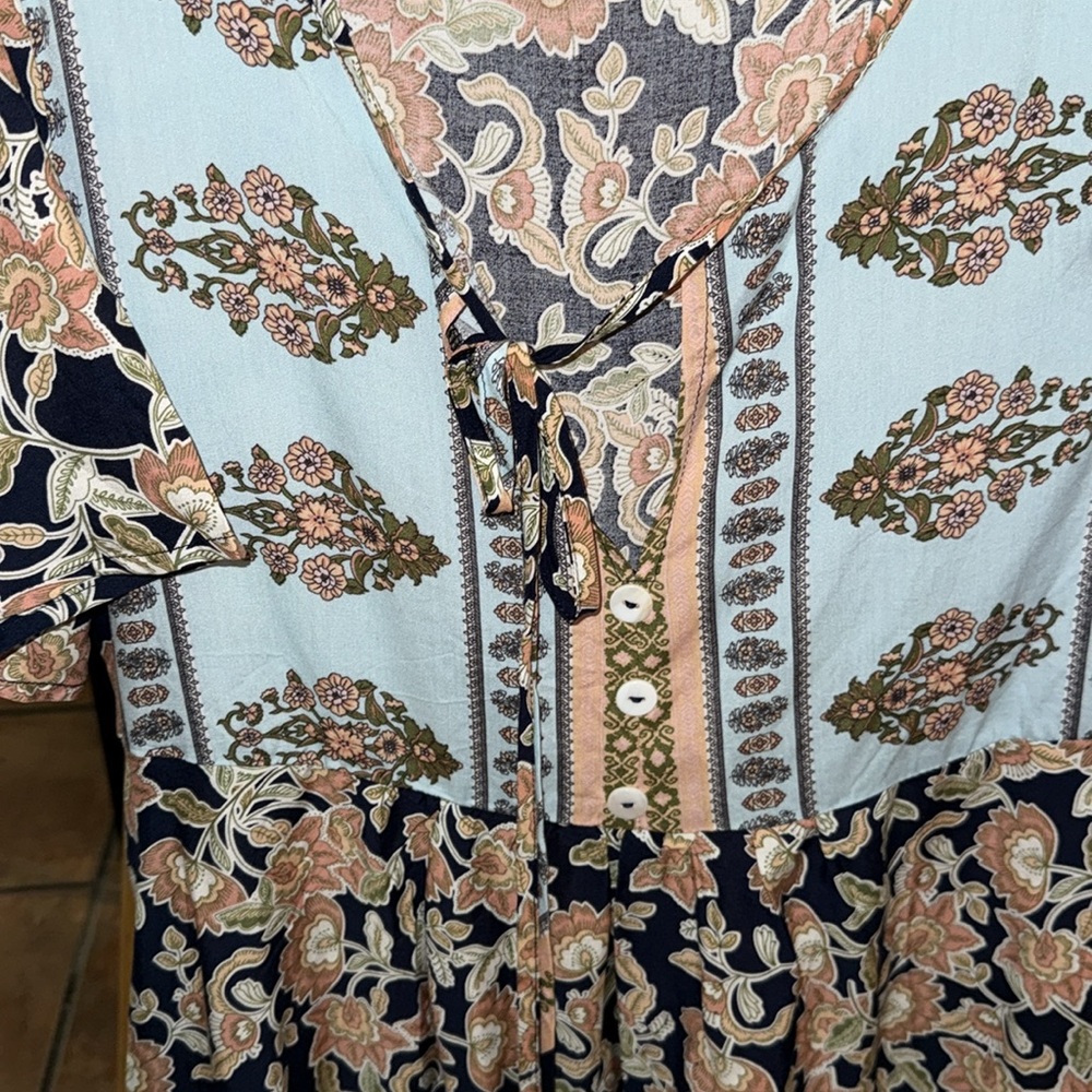 Floral Floaty Midi Dress - Size Medium - Perfect for Spring - $15 - Picture 3 of 4